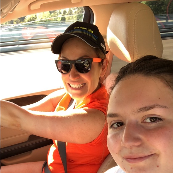 Meet your Posher, Melanie - Picture 2 of 5